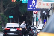 黑龙江台当局这个单位的公车，给了狗了